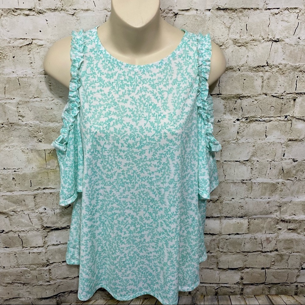 NWT Madison Grey Green White Floral Print Ruffle Cold Shoulder Top